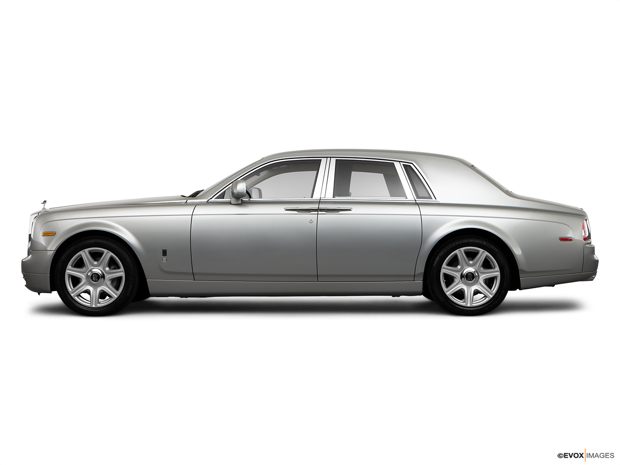 2024 Rolls-Royce Phantom   Side