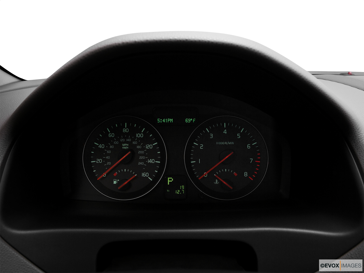 2010 Volvo S40 2.4i Speedometer/tachometer. 