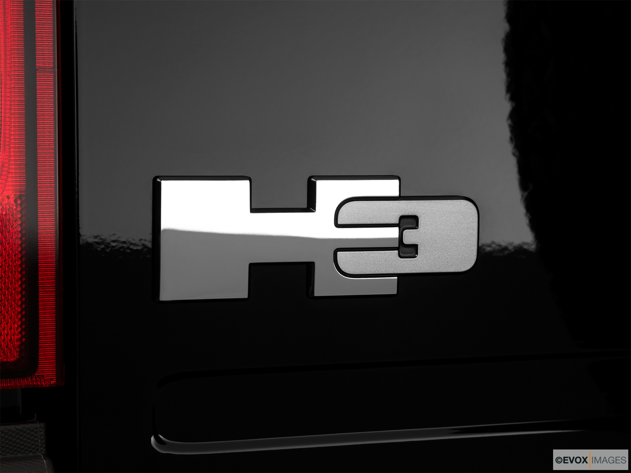 2010 Hummer H3 Base Rear model badge/emblem 