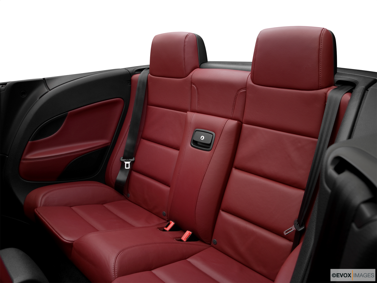 2010 Volkswagen Eos Lux Rear seats from Drivers Side. 