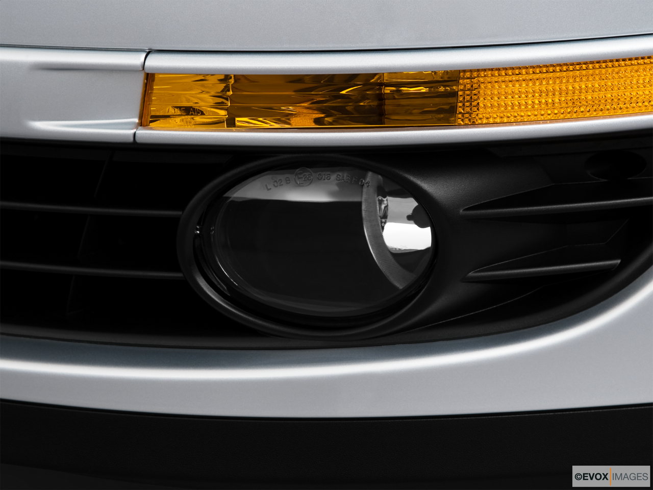 2010 Volkswagen Passat Komfort Driver's side fog lamp. 