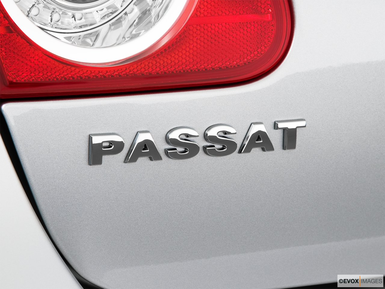 2010 Volkswagen Passat Komfort Rear model badge/emblem 