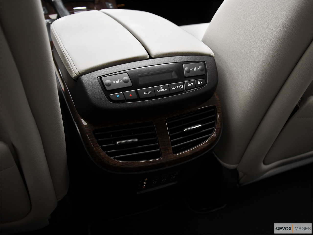 2010 Acura MDX MDX Rear A/C controls. 