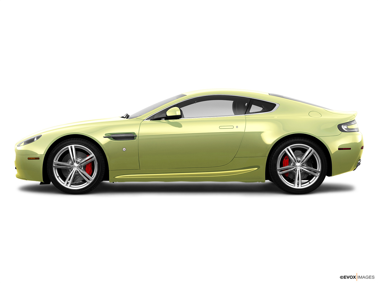 2024 Aston Martin V8 Vantage   Side