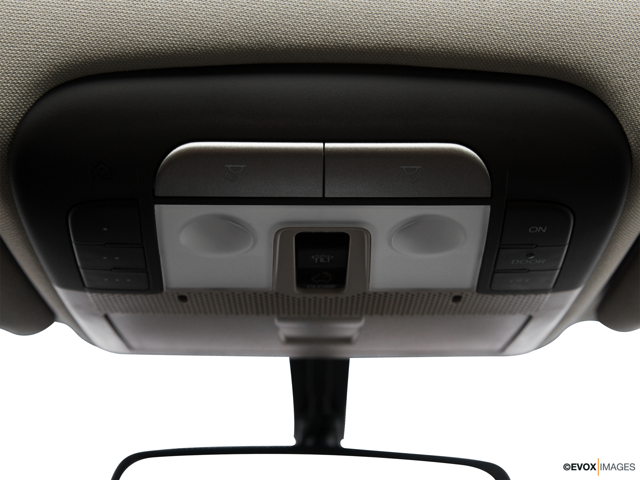 2010 Acura ZDX ZDX Technology Courtesy lamps/ceiling controls. 