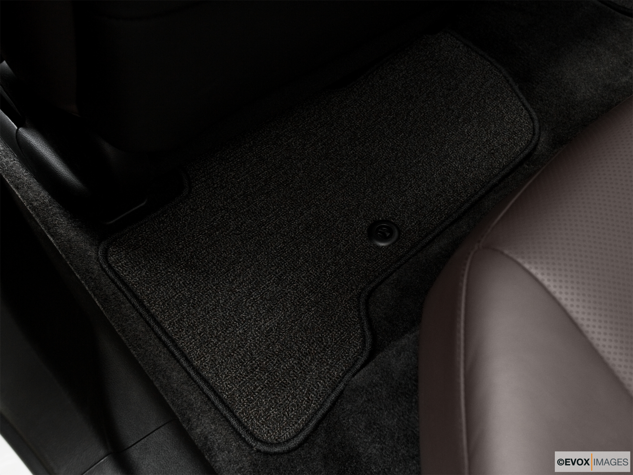 2010 Acura ZDX ZDX Technology Rear driver's side floor mat. Mid-seat level from outside looking in. 