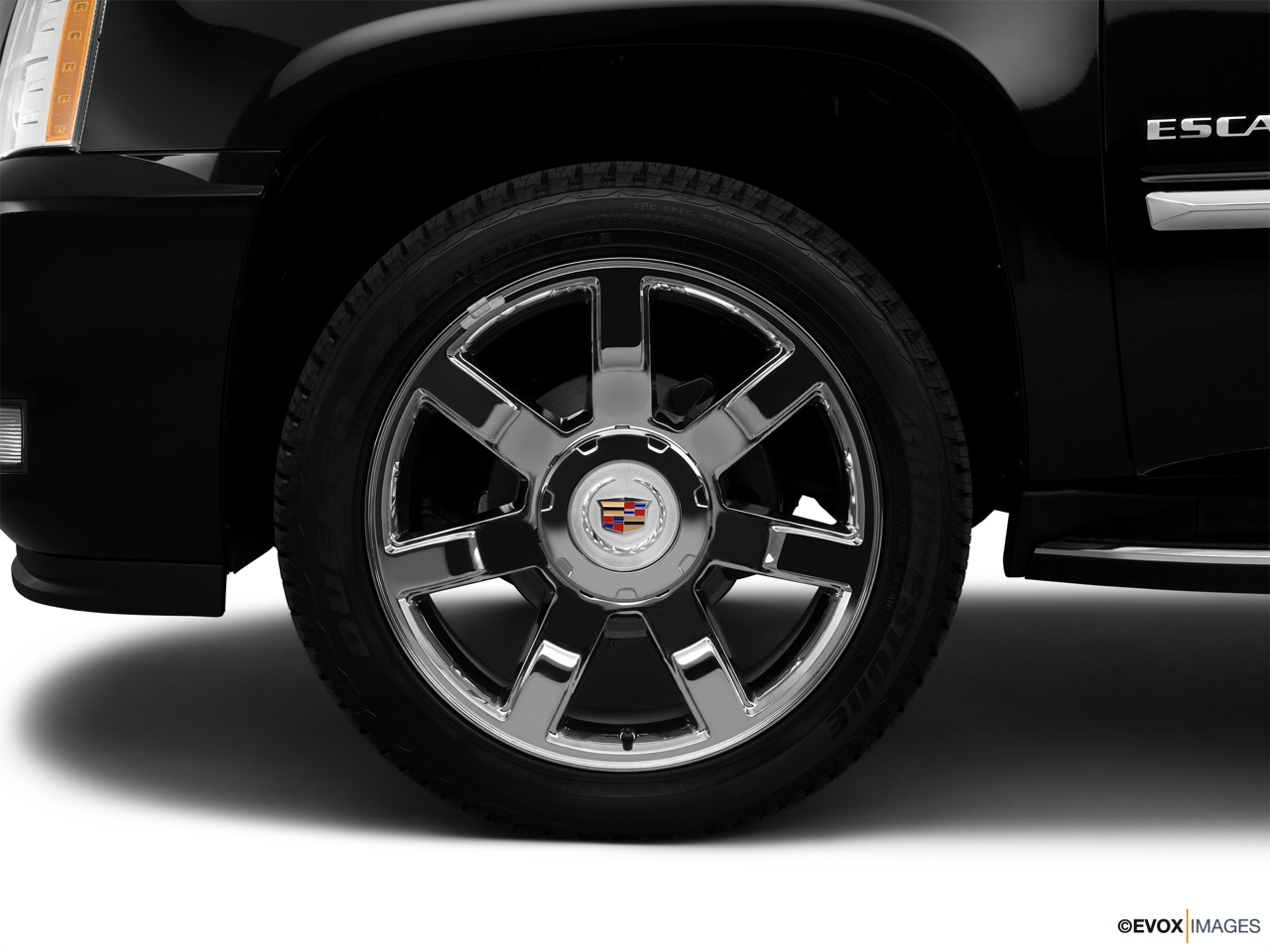 2010 Cadillac Escalade Hybrid Base Front Drivers side wheel at profile. 
