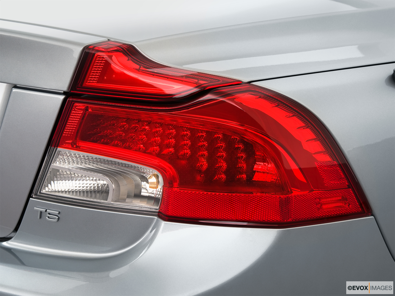 2011 Volvo C70 T5 A Passenger Side Taillight. 