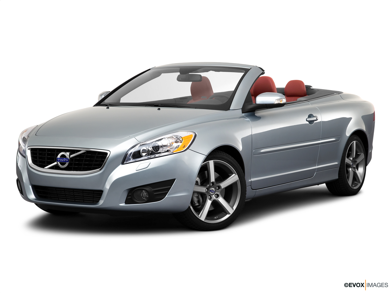 2011 Volvo C70 T5 A Front angle medium view. 