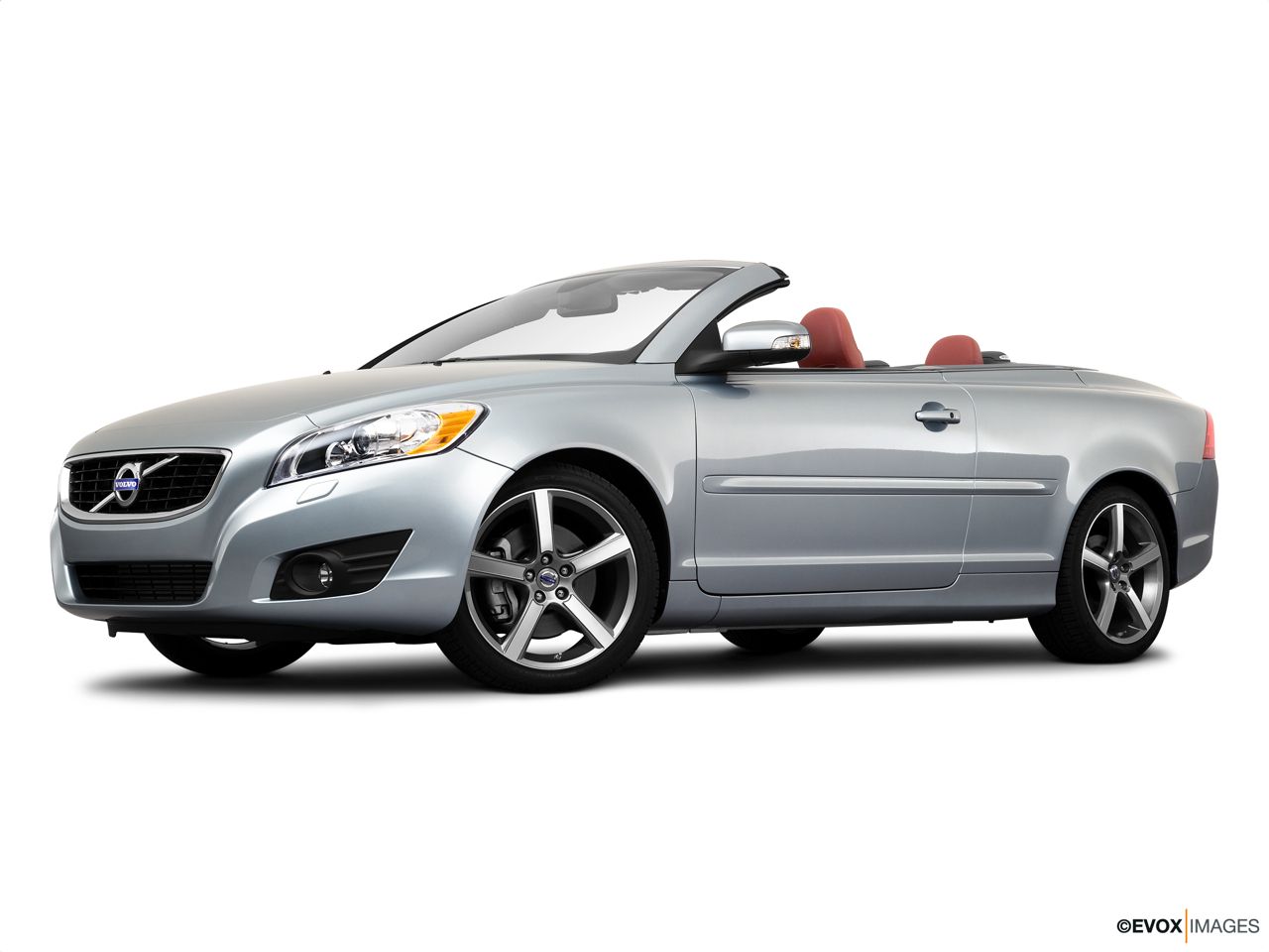 2011 Volvo C70 T5 A Low/wide front 5/8. 