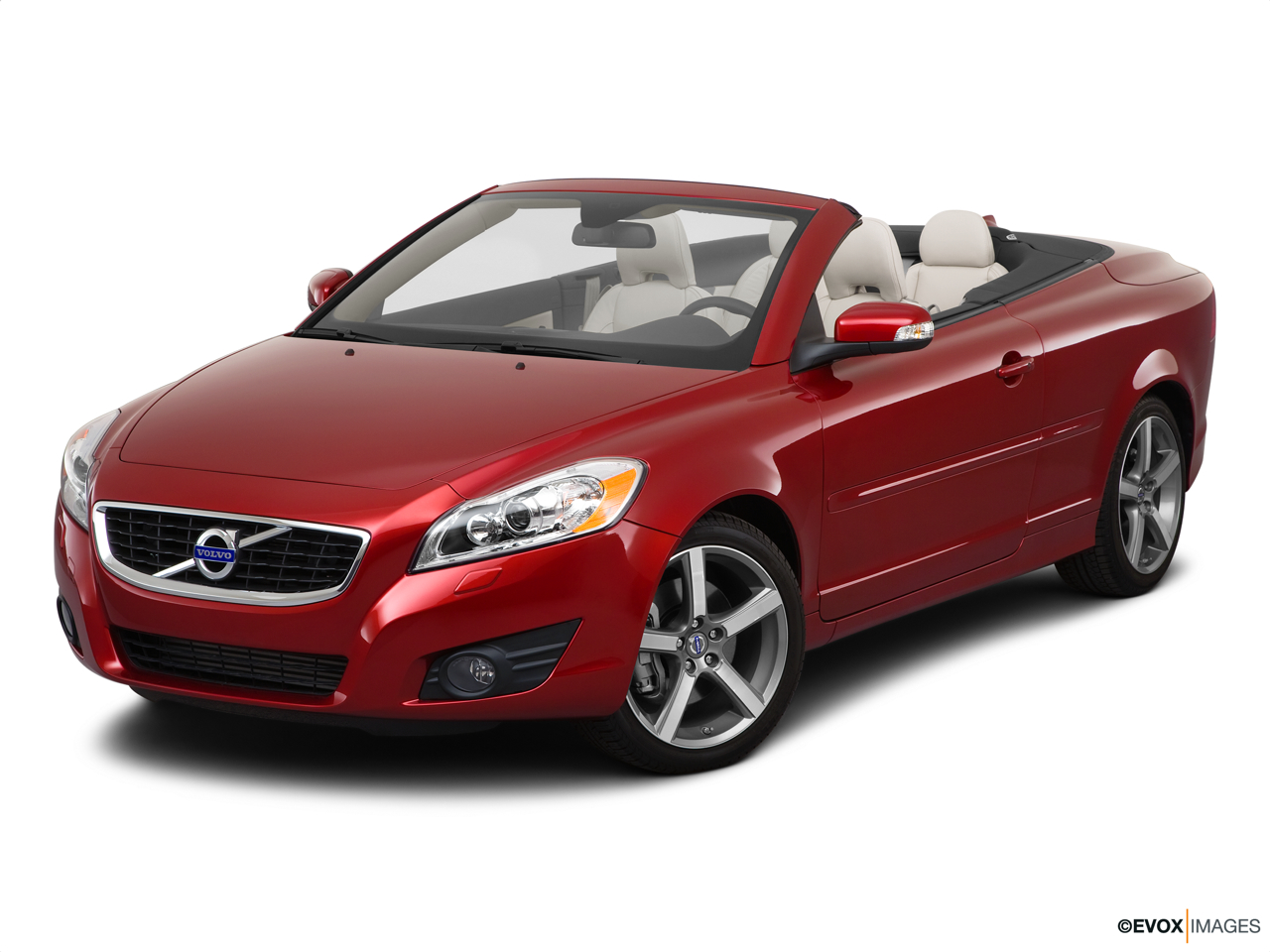 2011 Volvo C70 T5 A Front angle view. 
