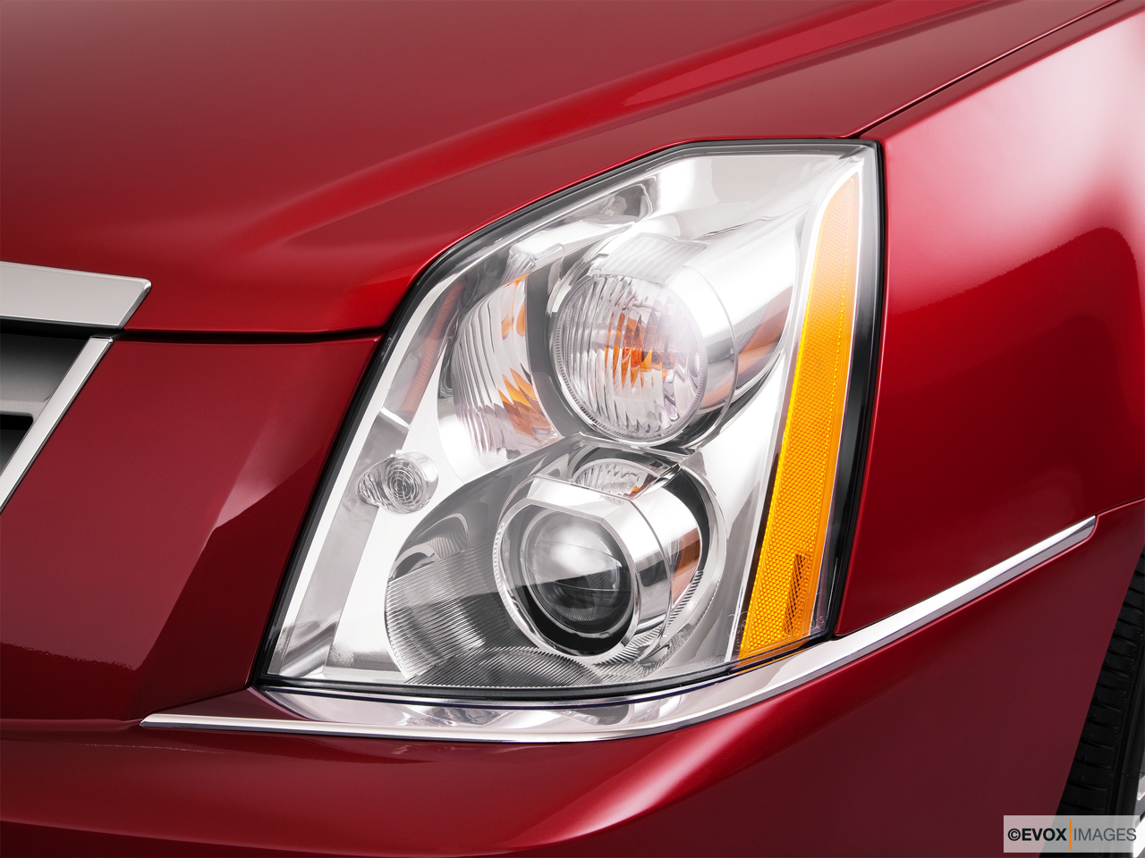 2011 Cadillac DTS Platinum Drivers Side Headlight. 