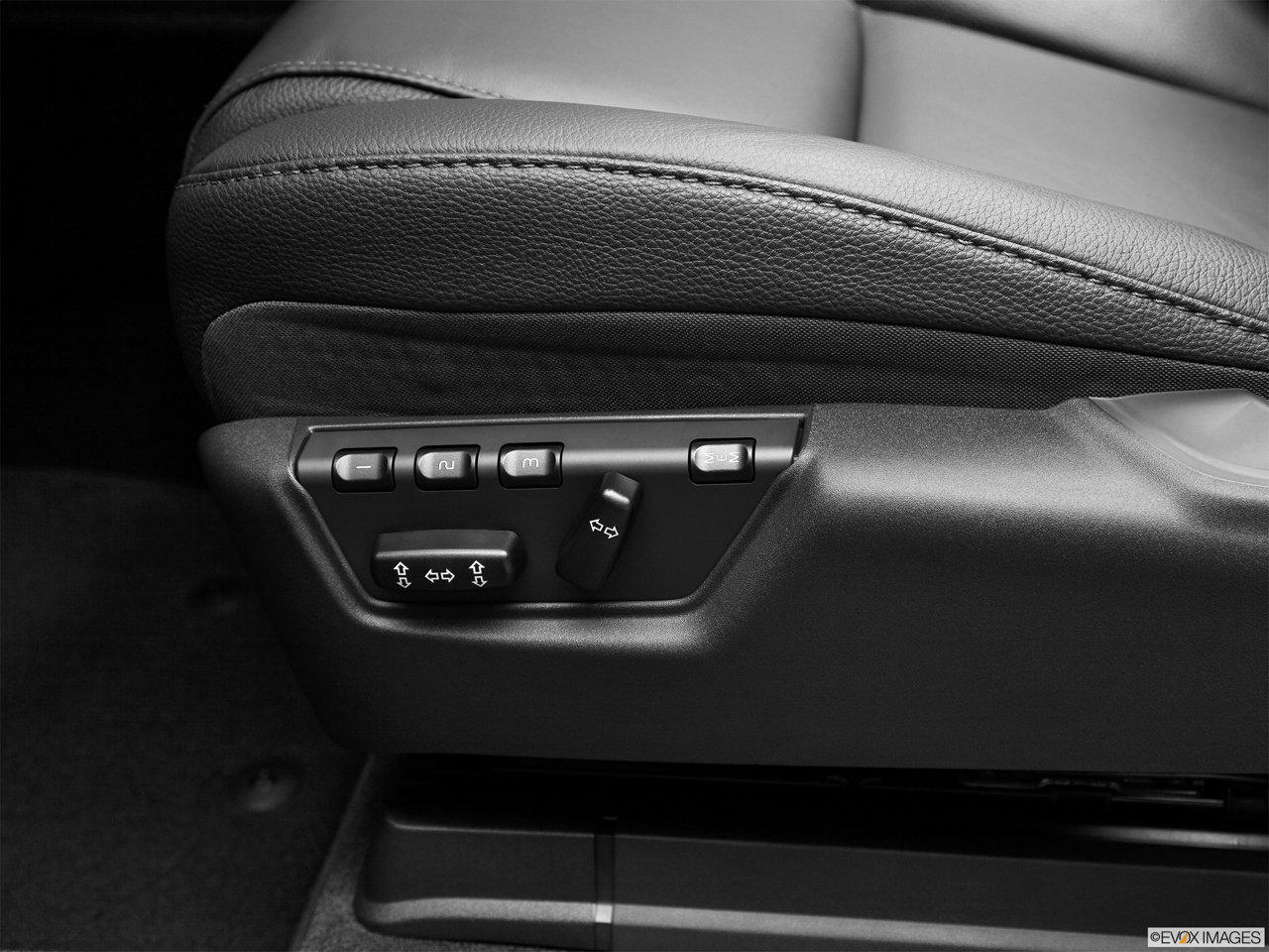 2011 Volvo XC90 3.2 Seat Adjustment Controllers. 