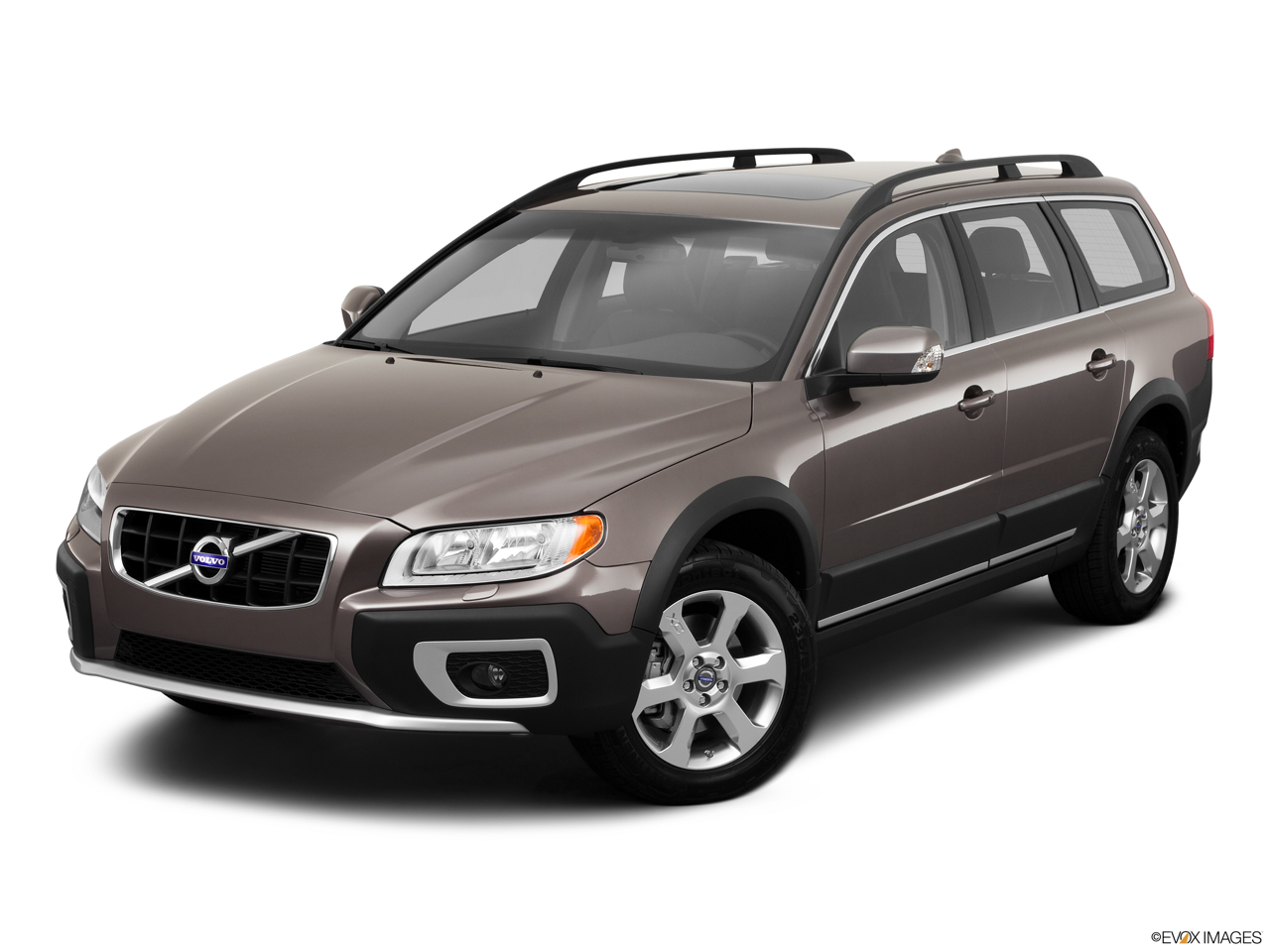 2011 Volvo XC70 3.2 Front angle view. 