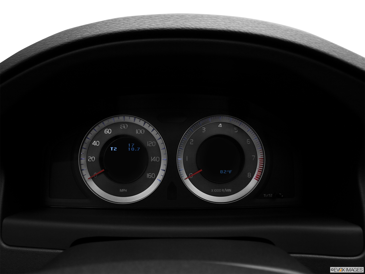 2011 Volvo XC70 3.2 Speedometer/tachometer. 