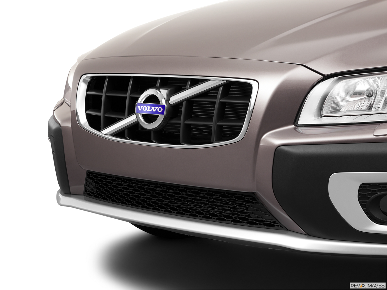 2011 Volvo XC70 3.2 Close up of Grill. 