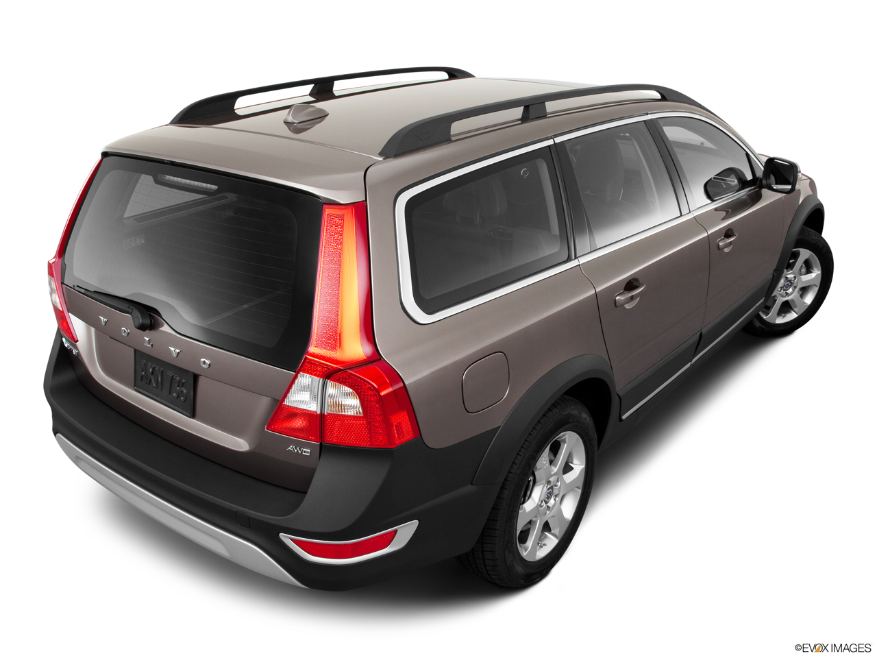 2011 Volvo XC70 3.2 Rear 3/4 angle view. 