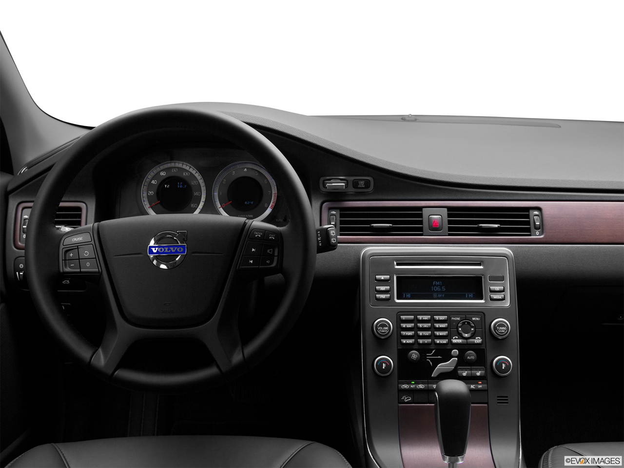 2011 Volvo XC70 3.2 Steering wheel/Center Console. 