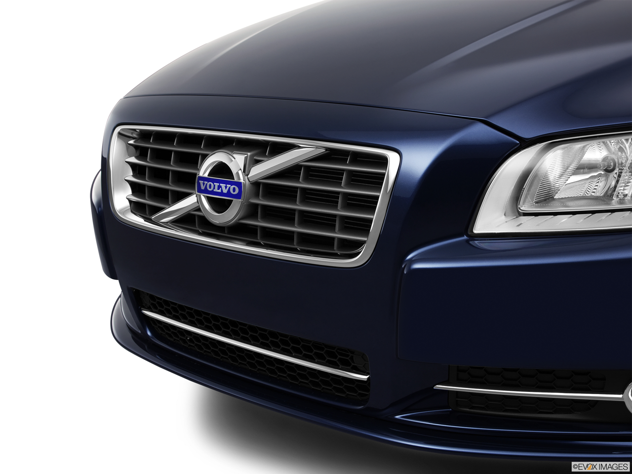 2011 Volvo S80 3.2 Close up of Grill. 