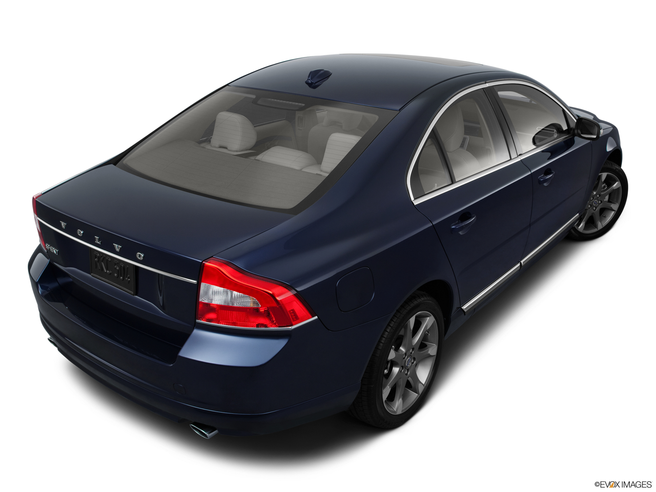 2011 Volvo S80 3.2 Rear 3/4 angle view. 