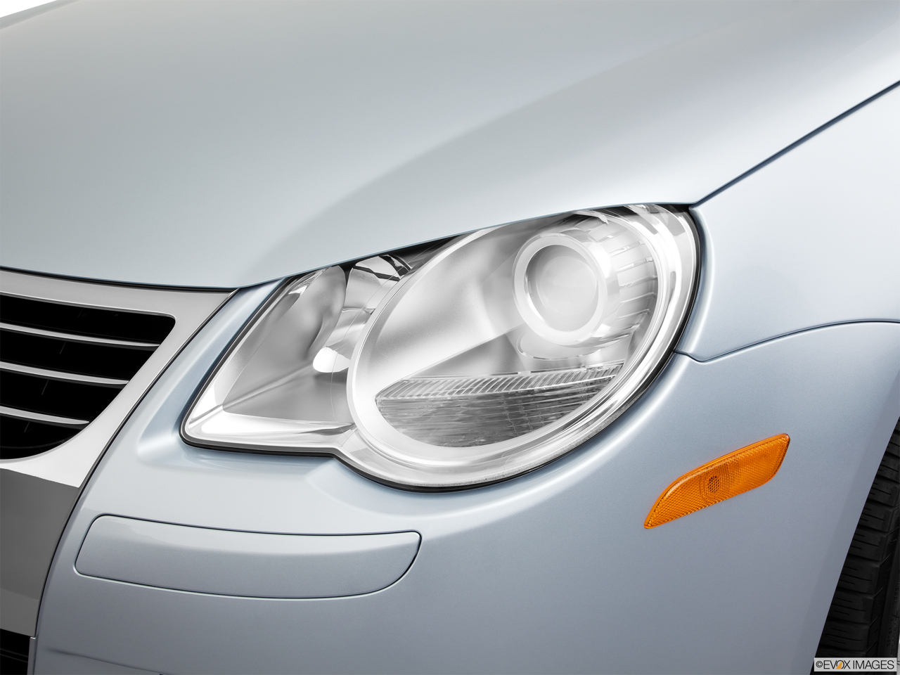 2011 Volkswagen Eos Lux Drivers Side Headlight. 