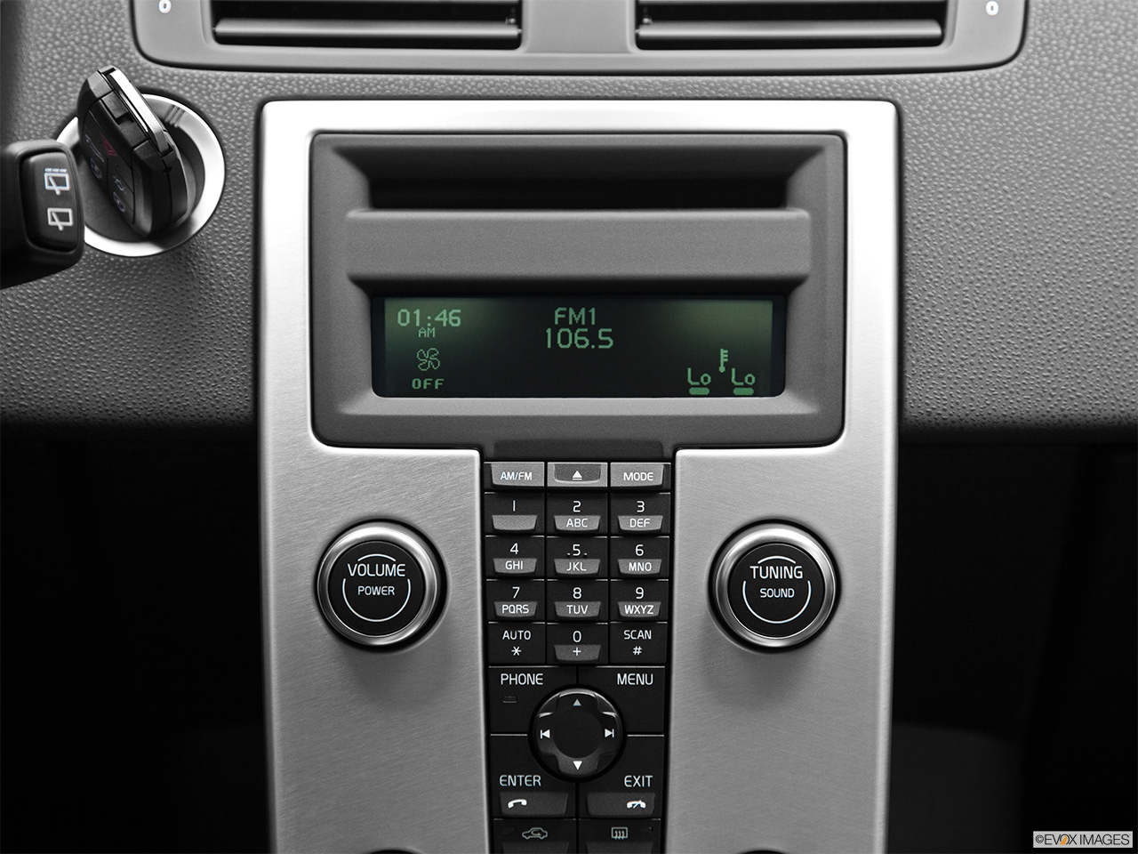 2011 Volvo V50 T5 Closeup of radio head unit 