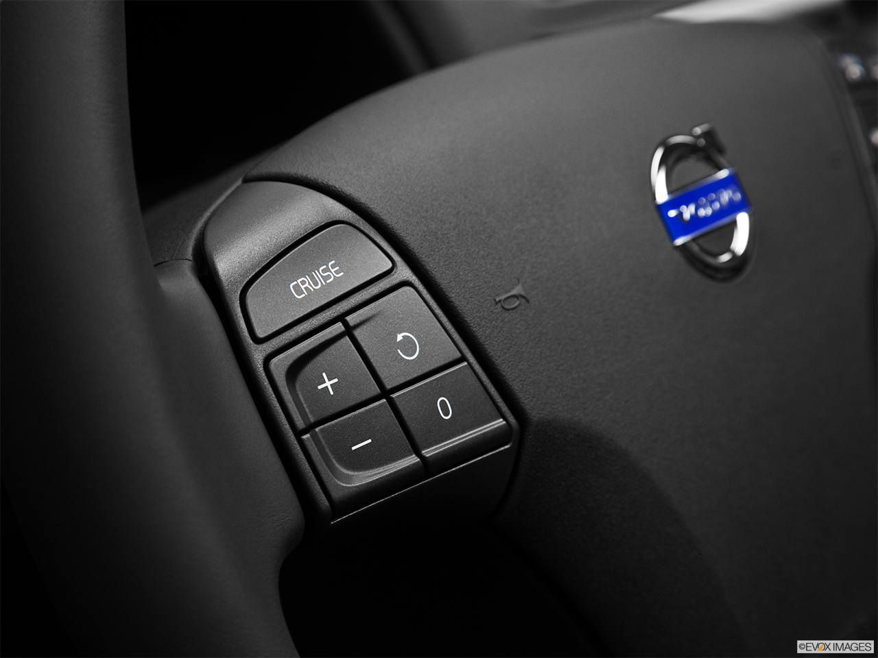 2011 Volvo V50 T5 Steering Wheel Controls (Left Side) 