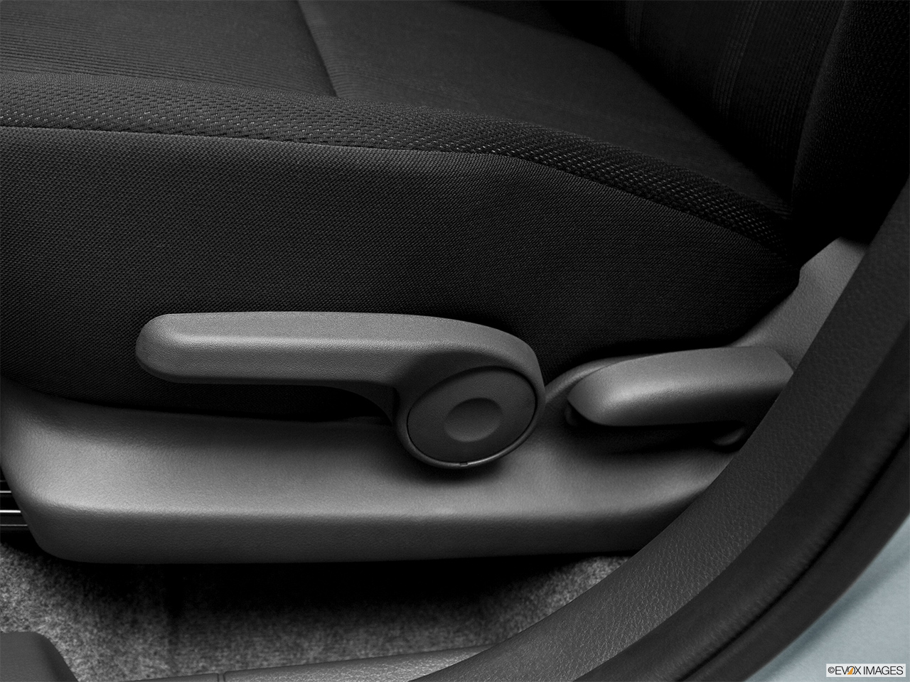 2011 Suzuki SX4 Sportback Technology Seat Adjustment Controllers. 