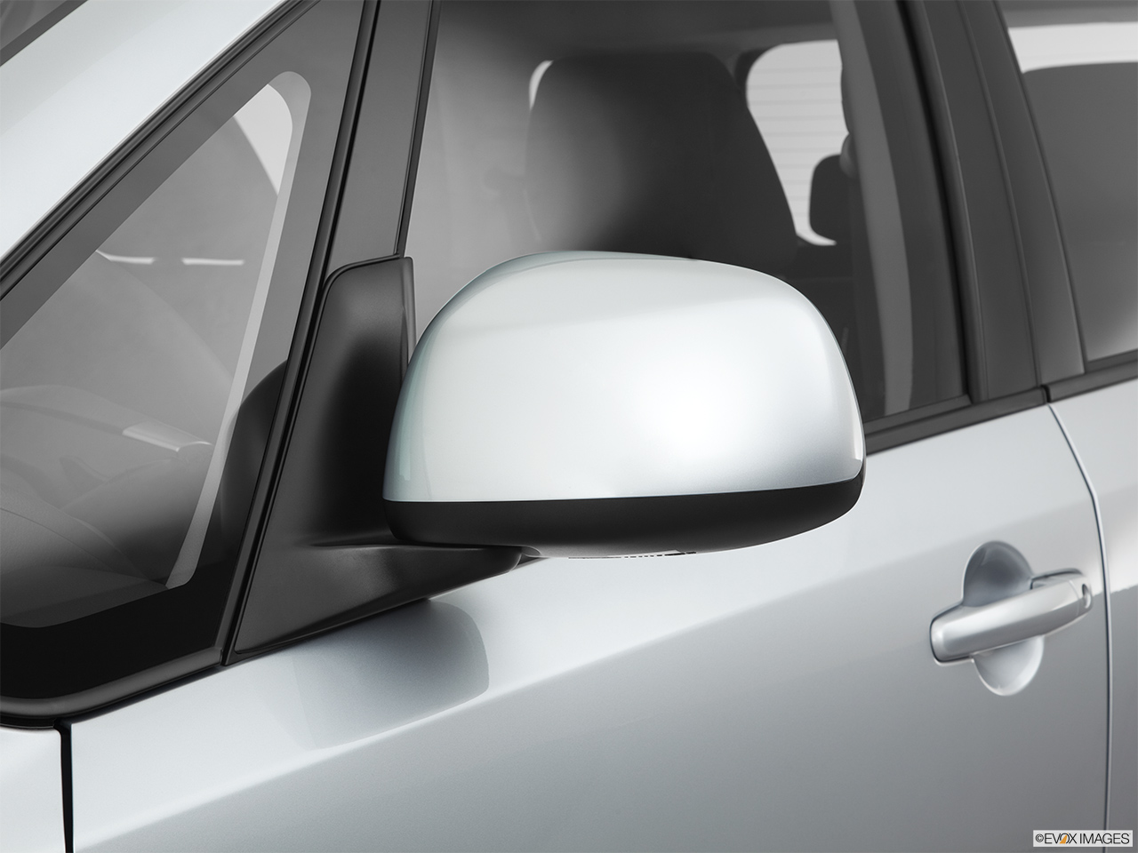 2011 Suzuki SX4 Sportback Technology Driver's side mirror, 3_4 rear 