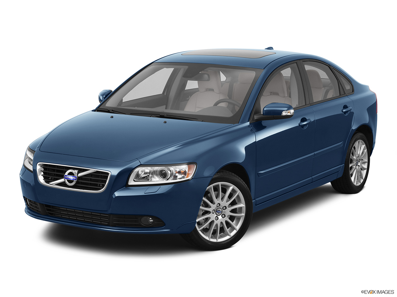2011 Volvo S40 T5 A Front angle view. 