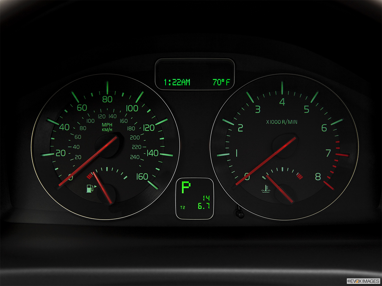2011 Volvo S40 T5 A Speedometer/tachometer. 