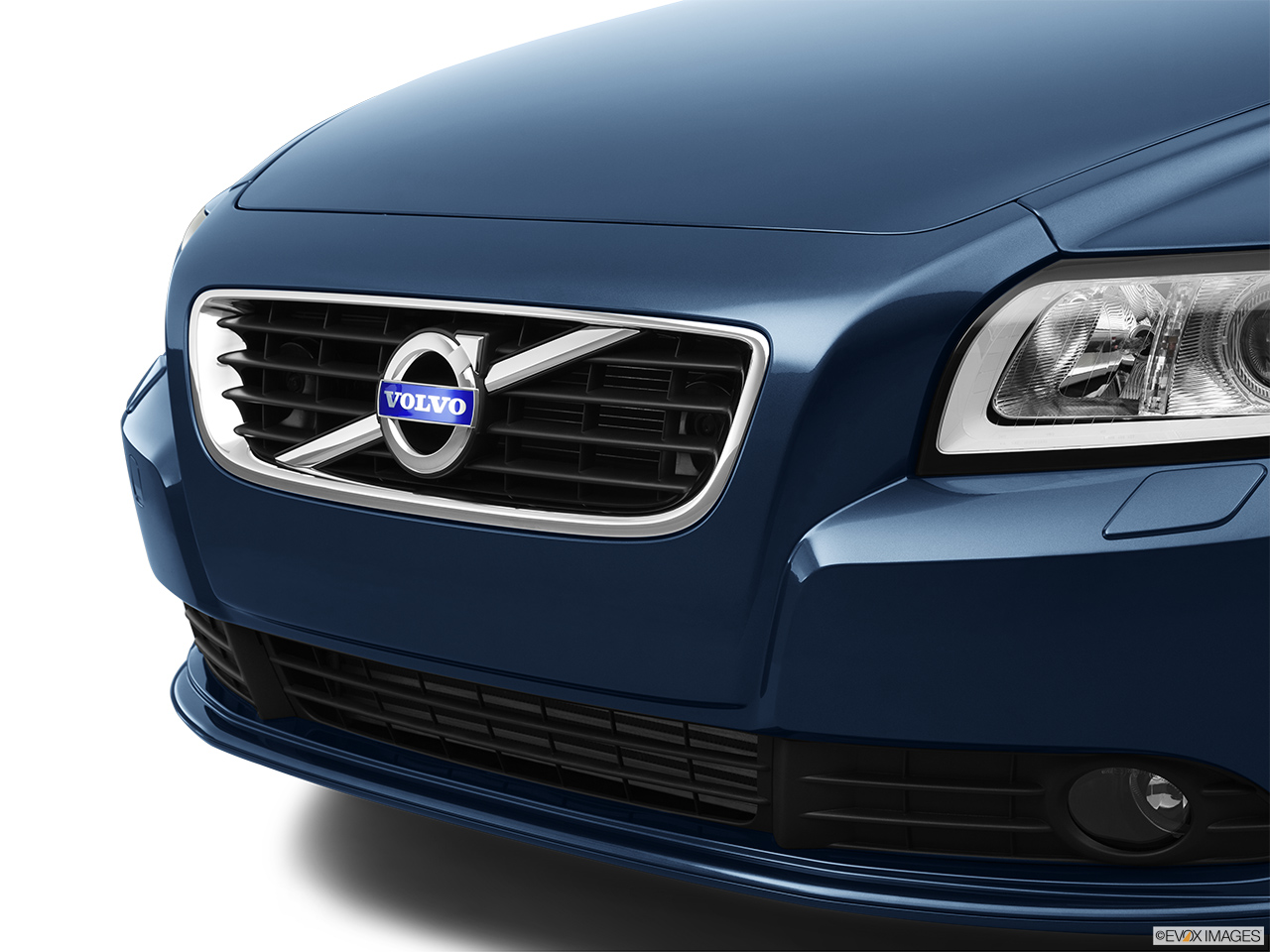 2011 Volvo S40 T5 A Close up of Grill. 