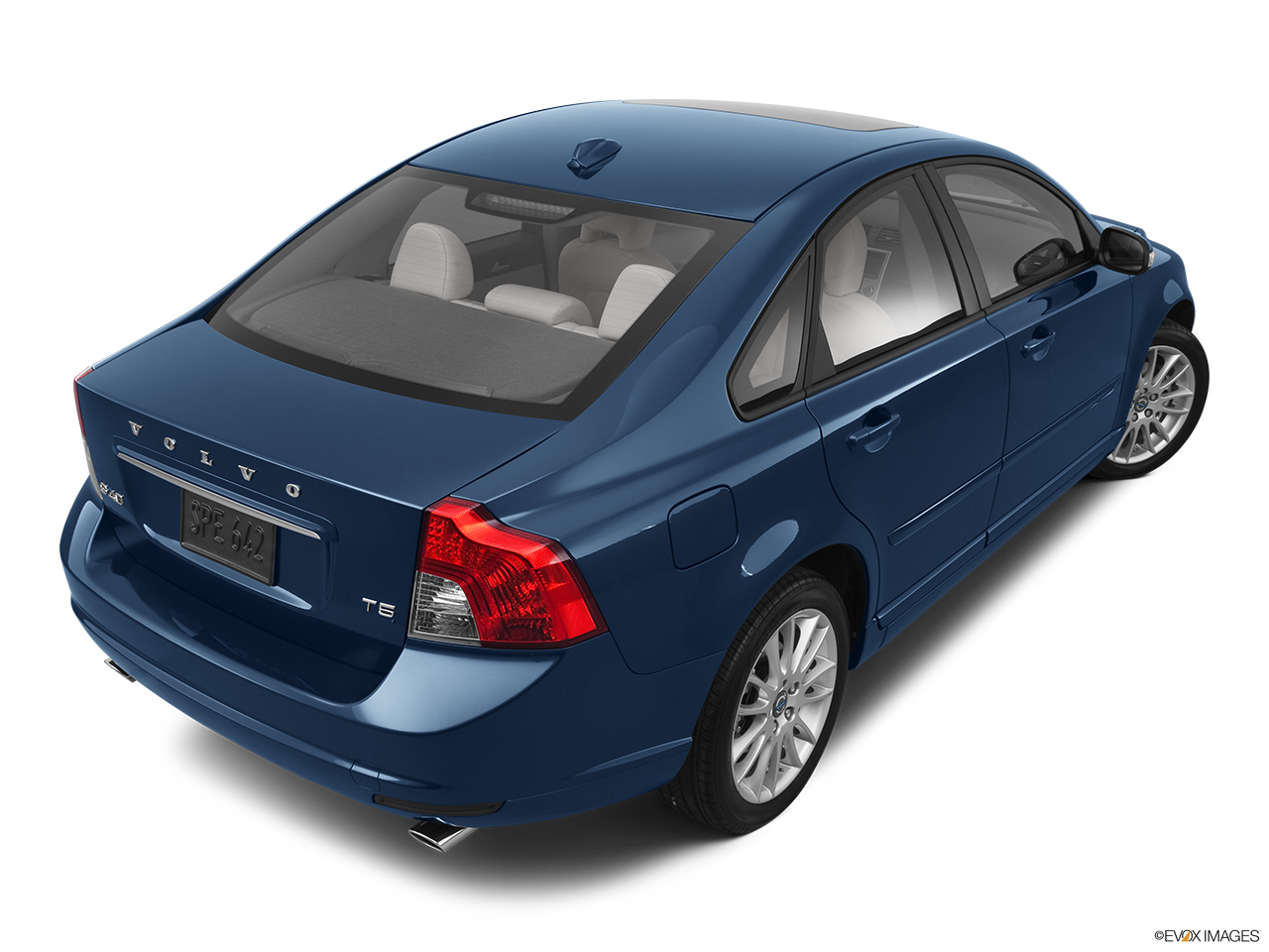 2011 Volvo S40 T5 A Rear 3/4 angle view. 