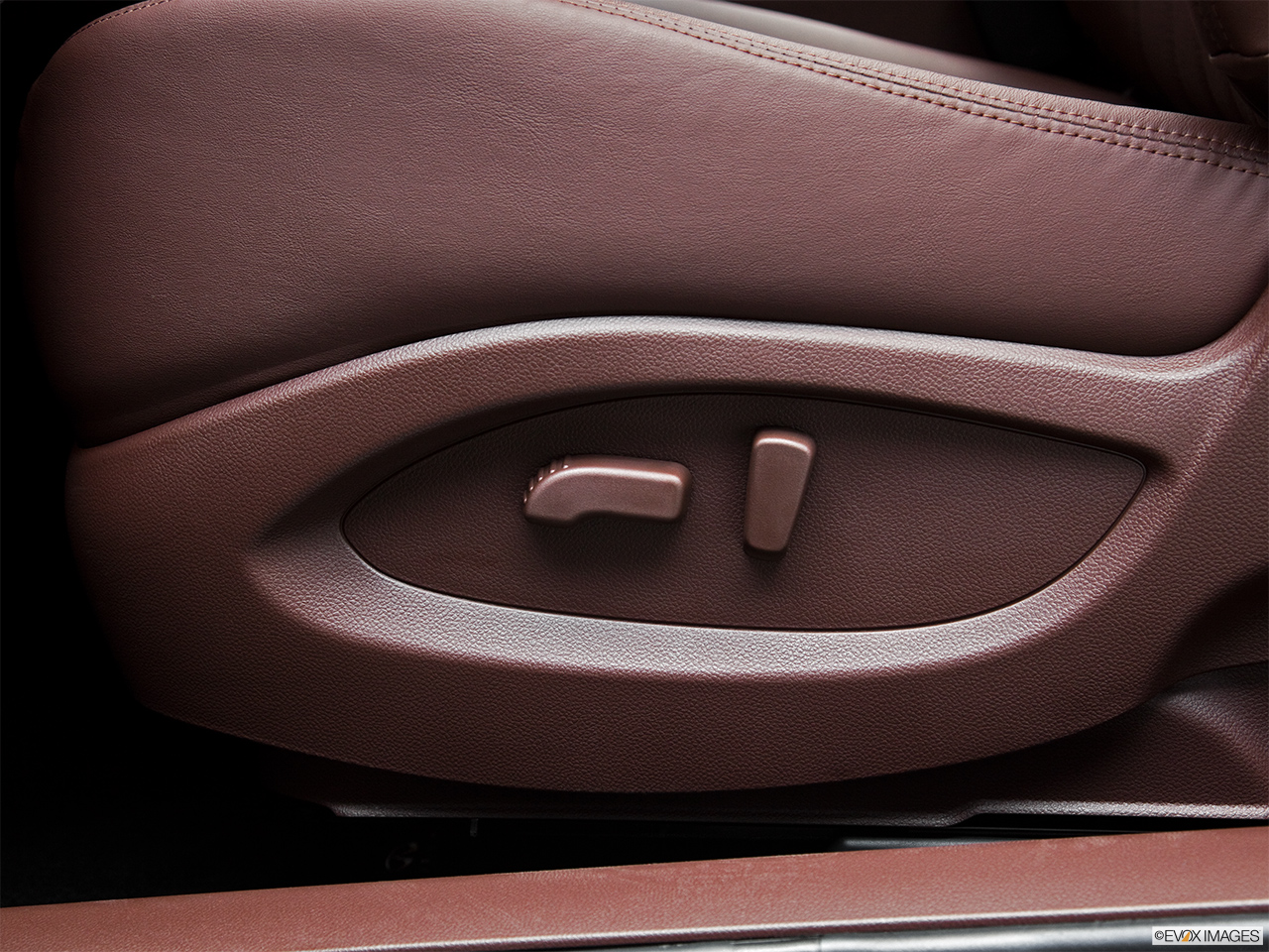 2011 Infiniti EX EX35 Journey Seat Adjustment Controllers. 