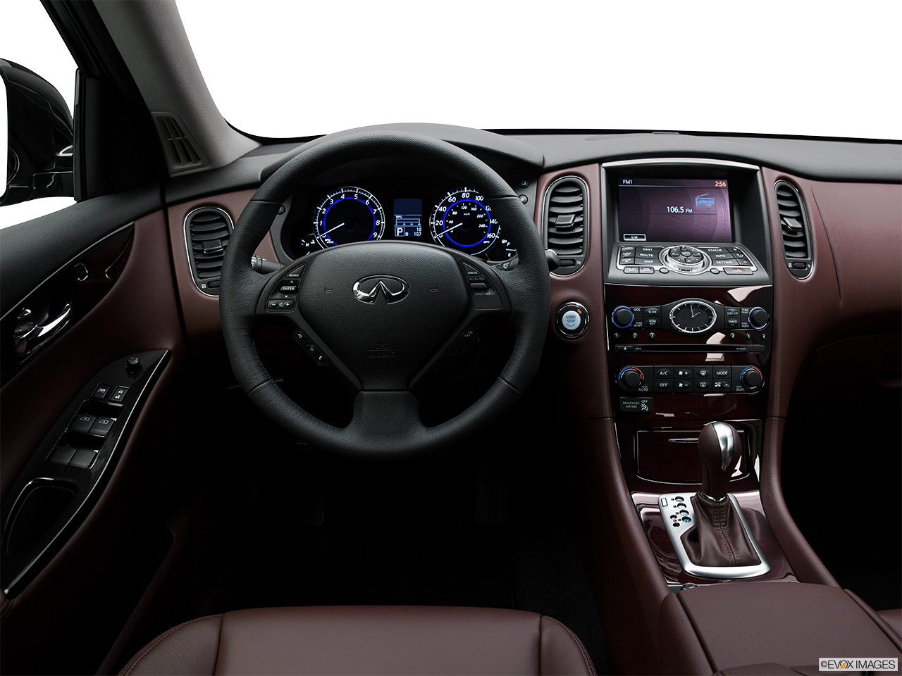 2011 Infiniti EX EX35 Journey Steering wheel/Center Console. 
