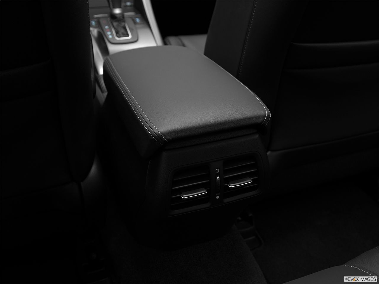 2011 Acura TSX Sport Wagon Rear A/C controls. 