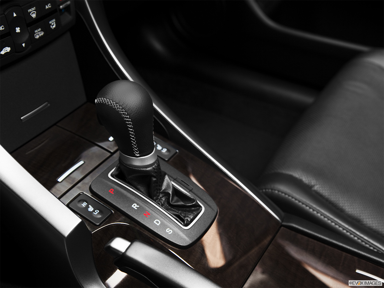 2011 Acura TSX Base Gear shifter/center console. 
