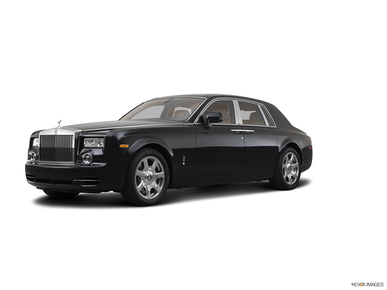 2024 Rolls-Royce Phantom  Front Quarter