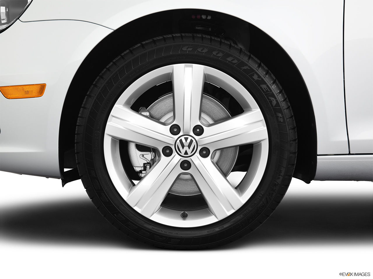 2012 Volkswagen Eos Lux Front Drivers side wheel at profile. 