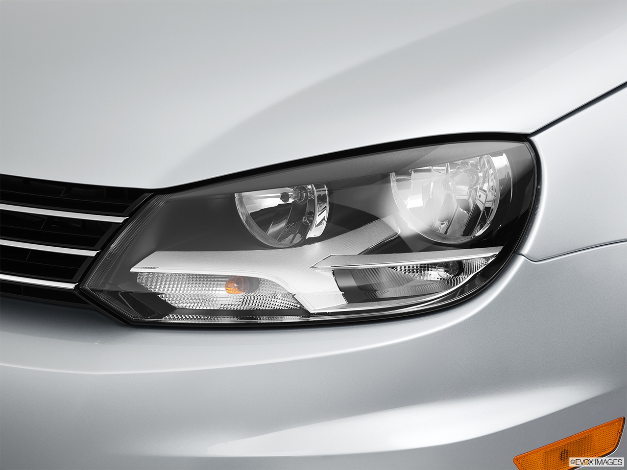 2012 Volkswagen Eos Lux Drivers Side Headlight. 
