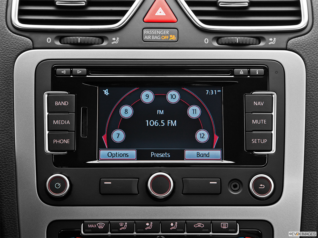 2012 Volkswagen Eos Lux Closeup of radio head unit 