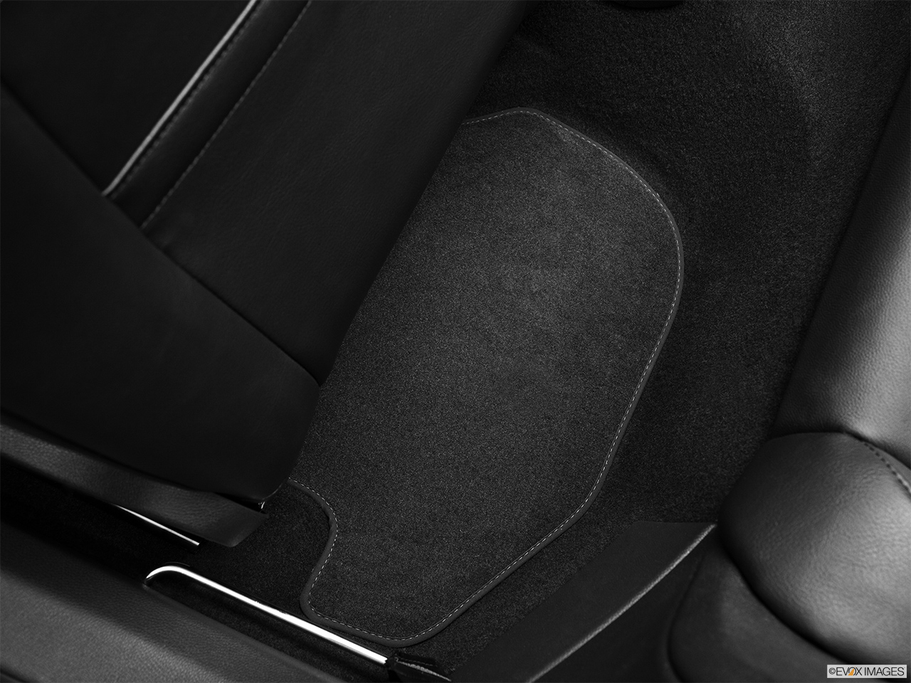 2012 Volkswagen Eos Lux Rear driver's side floor mat. Mid-seat level from outside looking in. 