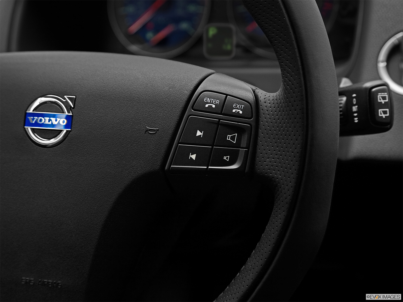 2012 Volvo C30 T5 R-Design Steering Wheel Controls (Right Side) 