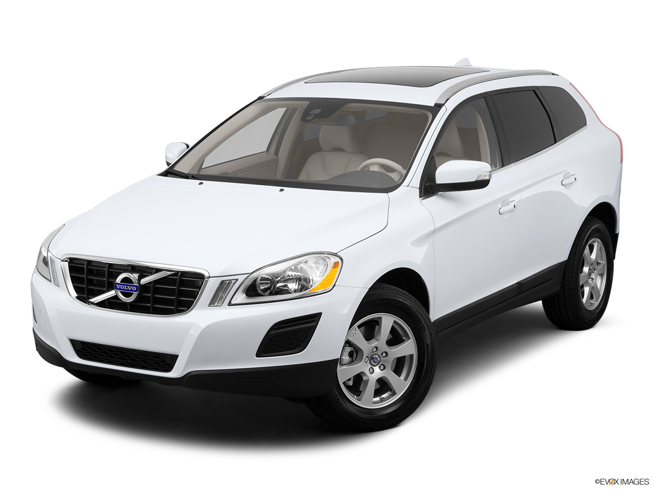 2012 Volvo XC60 3.2L Front angle view. 