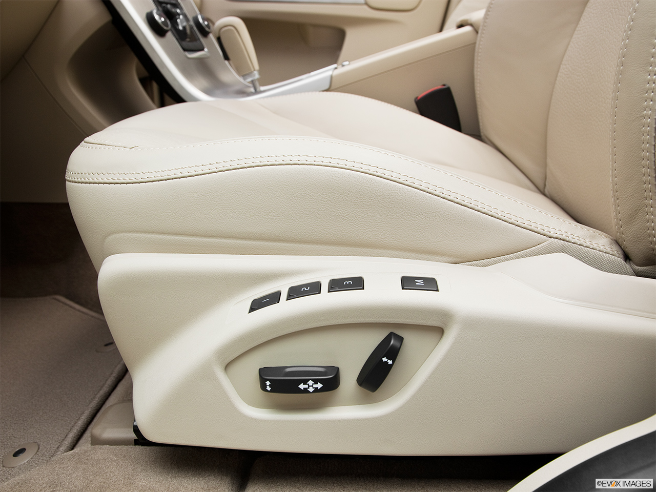 2012 Volvo XC60 3.2L Seat Adjustment Controllers. 