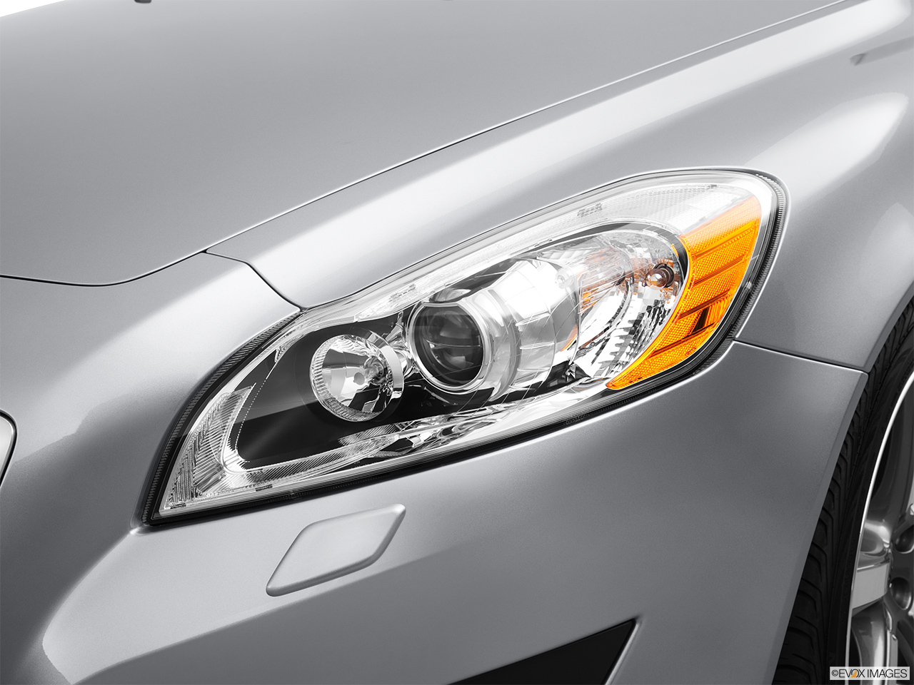 2012 Volvo C70 T5 Drivers Side Headlight. 