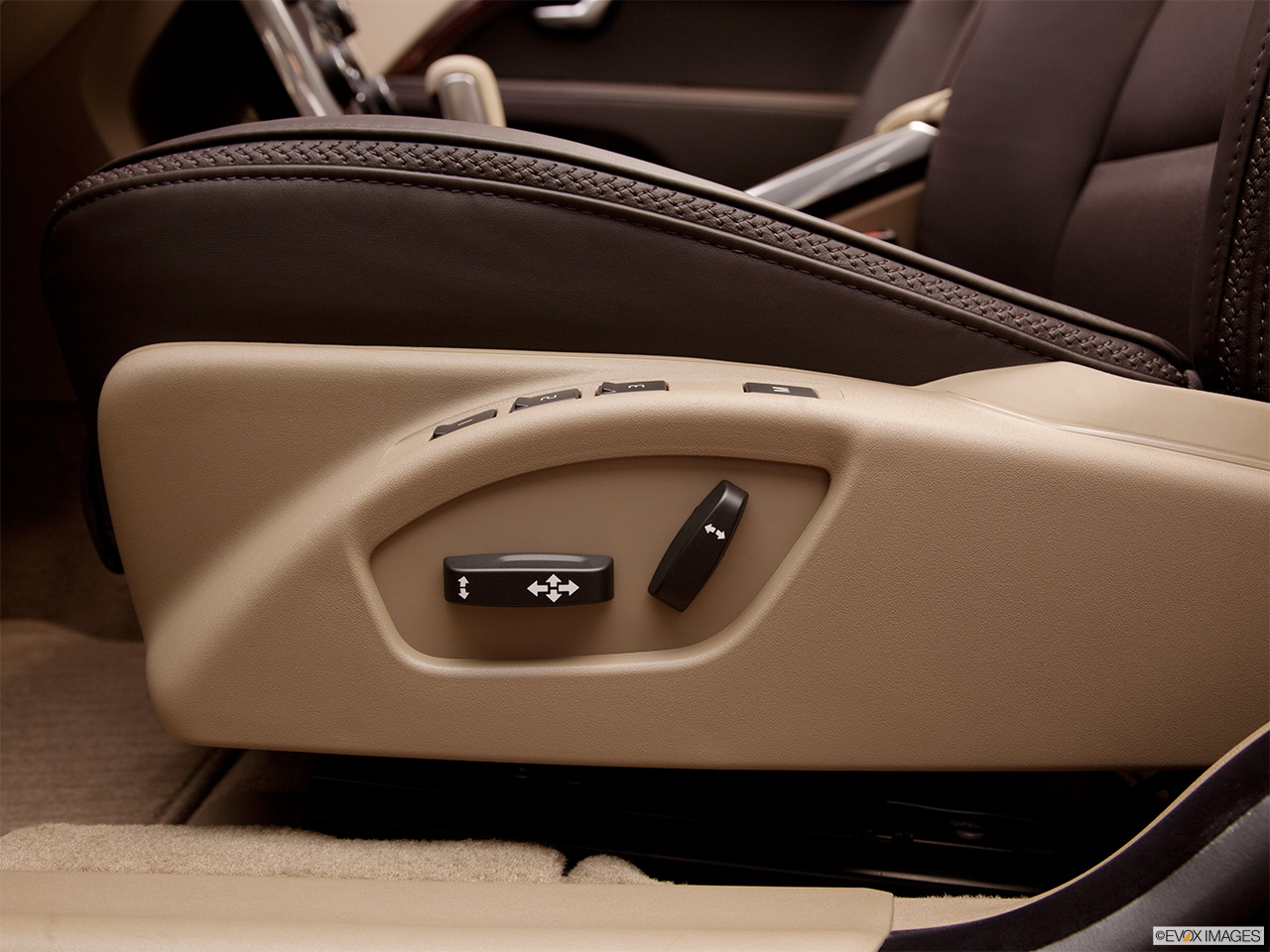 2012 Volvo XC70 3.2L Seat Adjustment Controllers. 