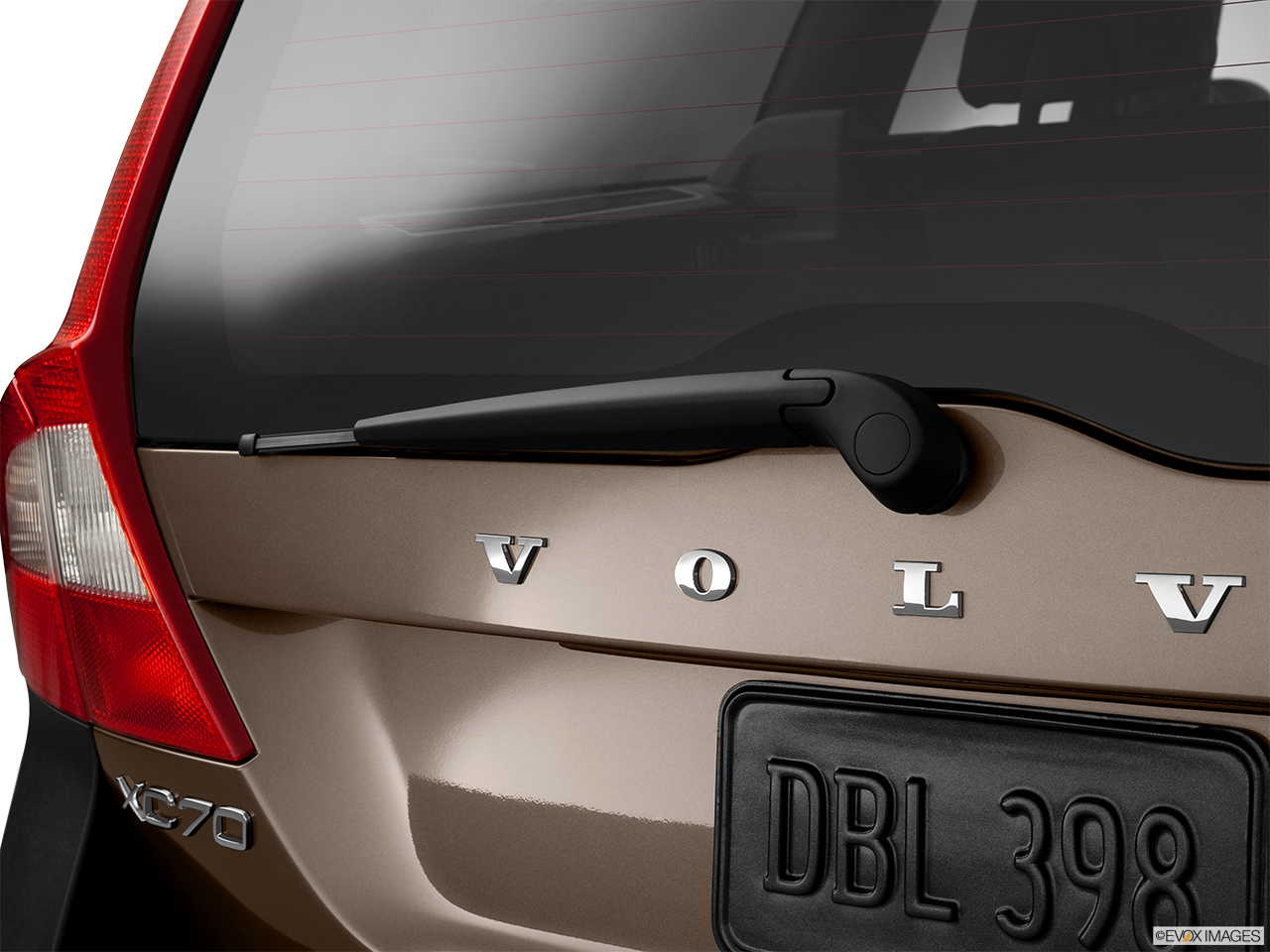 2012 Volvo XC70 3.2L Rear window wiper 