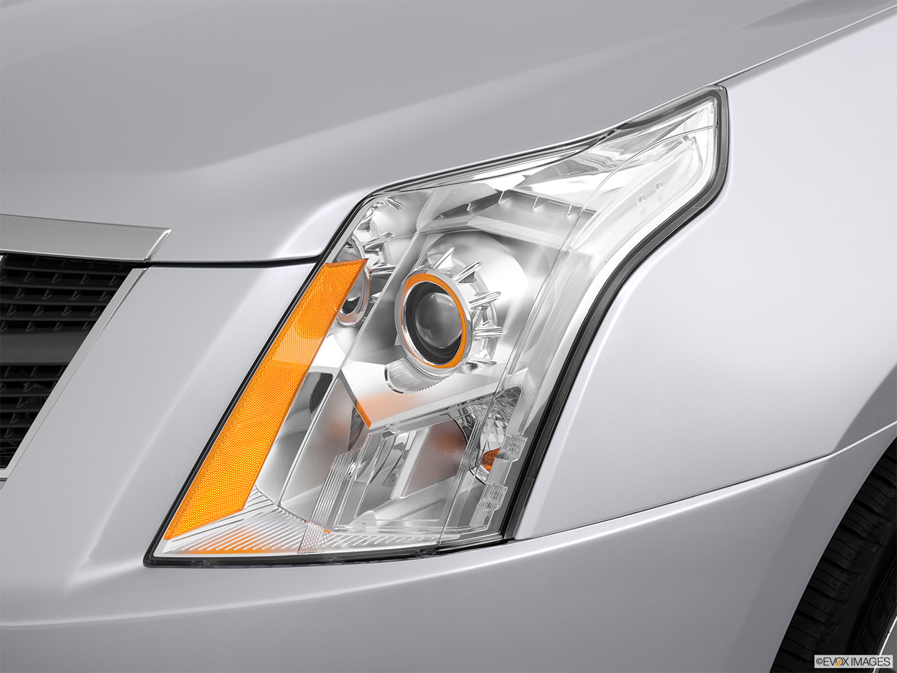 2012 Cadillac SRX Luxury Collection Drivers Side Headlight. 