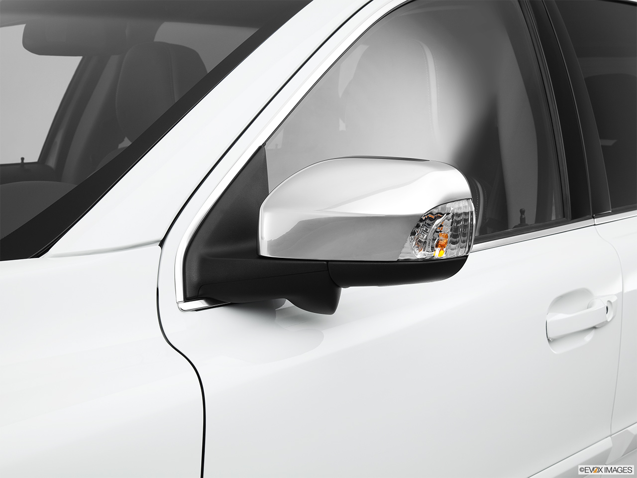 2012 Volvo XC90 R-Design Driver's side mirror, 3_4 rear 